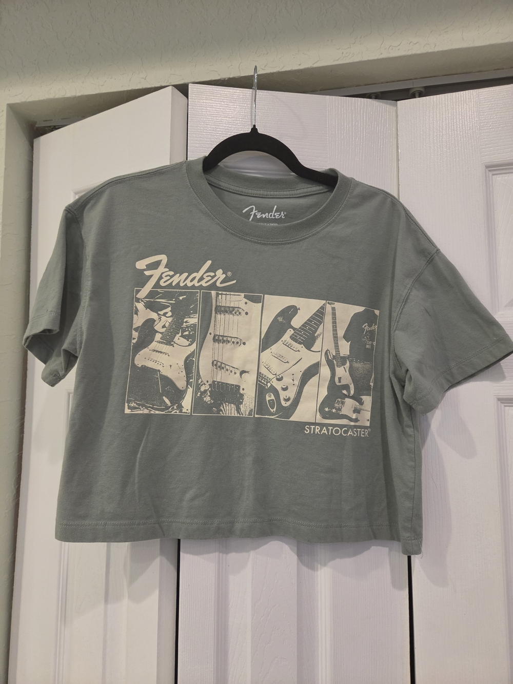 🎸Fender Stratocaster Graphic Crop Tee - Sage Green
